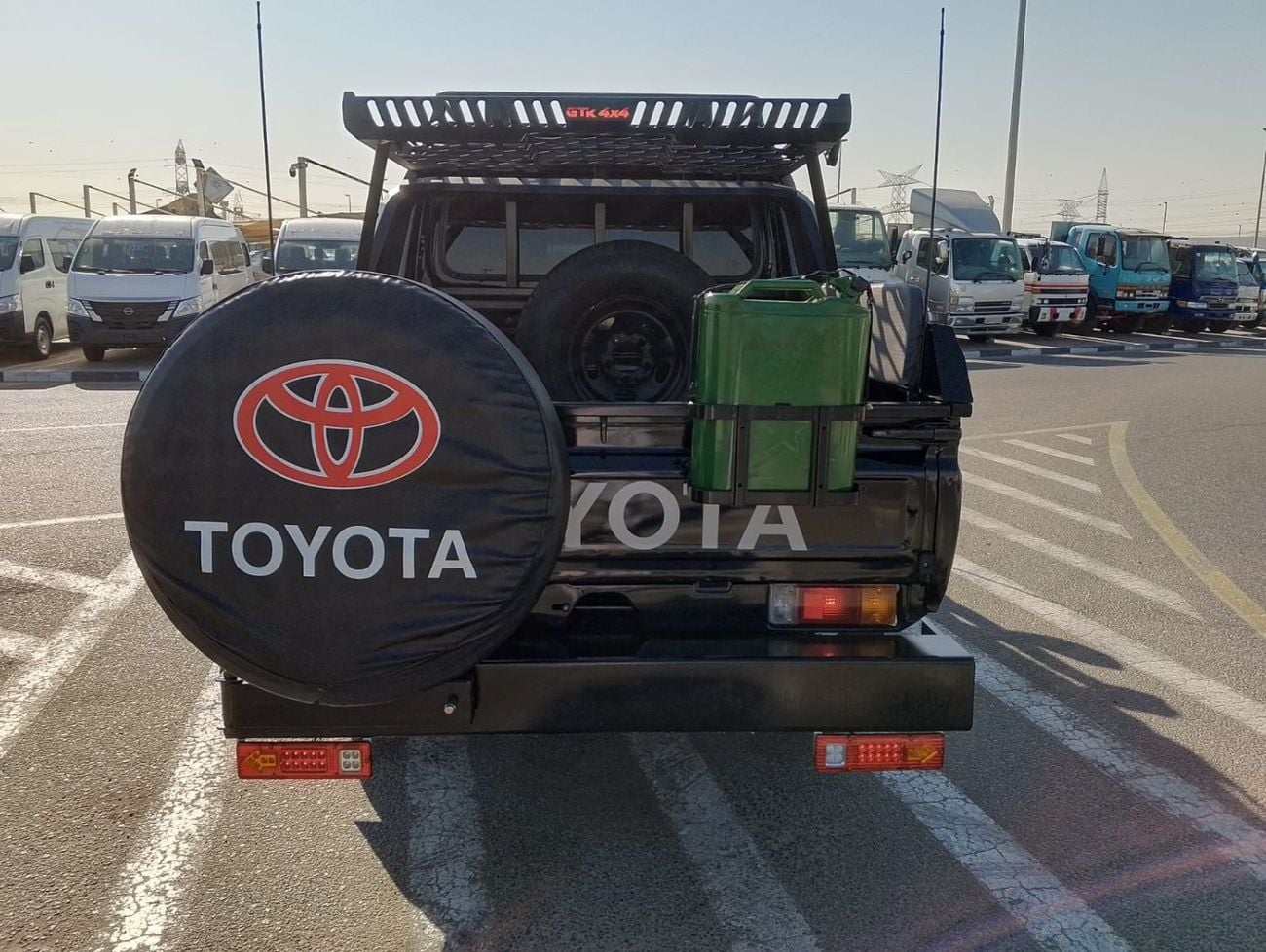 تويوتا لاند كروزر بيك آب GXL RHD 1VD-FTV 4.5L V8 Diesel Engine Manual Gear 4WD Double Cabin 4 Doors 5 Seats