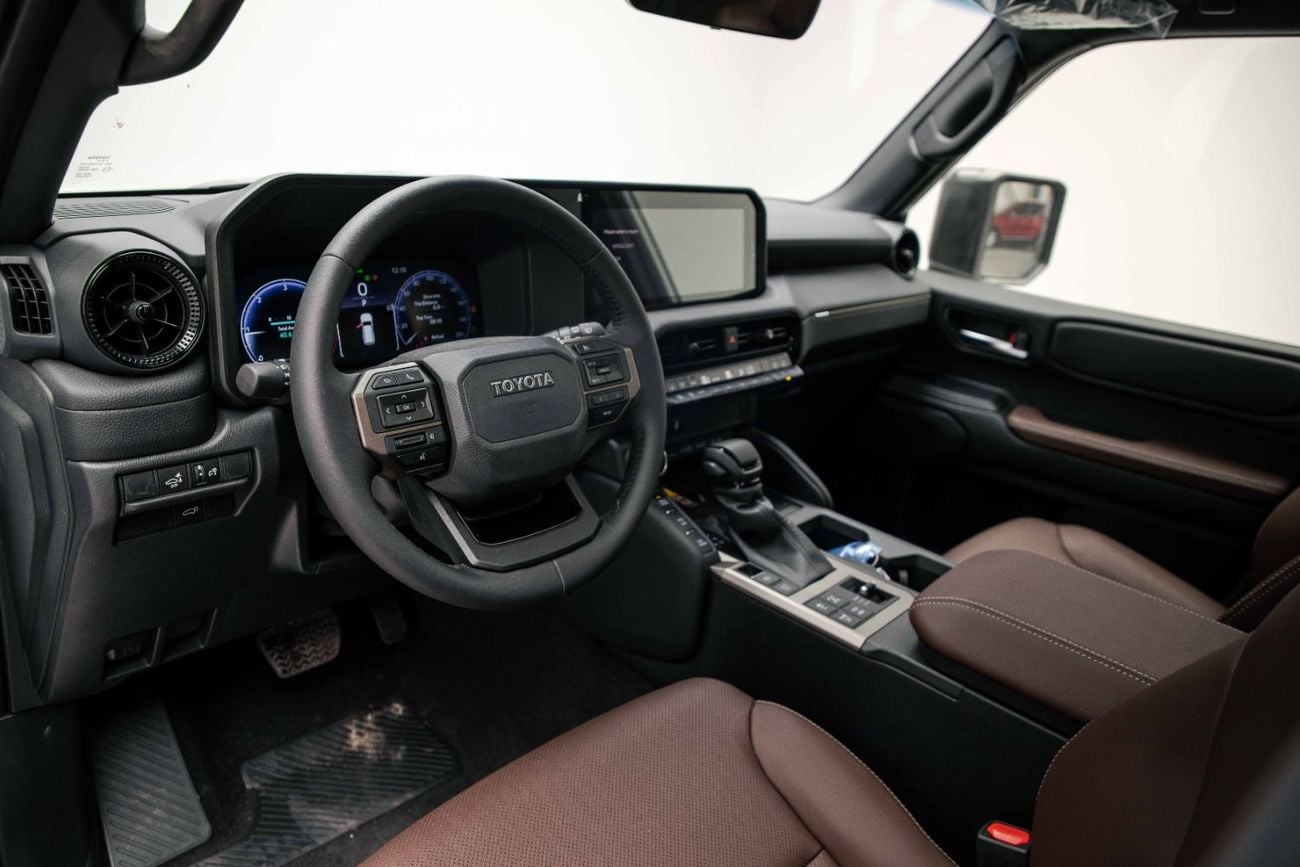 Toyota Prado ADVENTURE 2.8L - PLATINUM WHITE INSIDE DK CHESTNUT | EXPORT ONLY