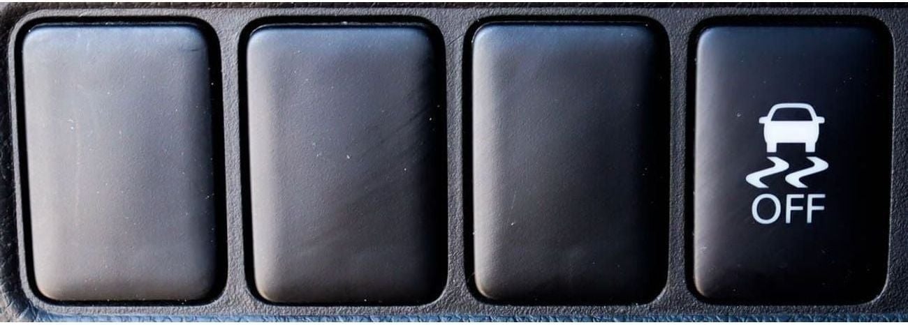 ميتسوبيشي L200 GL 2.4L (132 HP) Mitsubishi L200 2.4 L RWD 2021 GCC accident-free in excellent condition 706 P.M