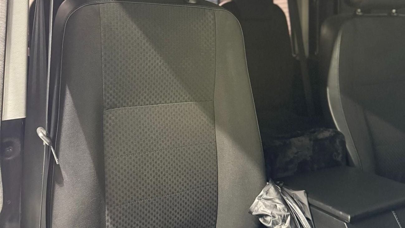 Land Rover Defender Final Edition Pick Up | Manual Transmission | Full Service History