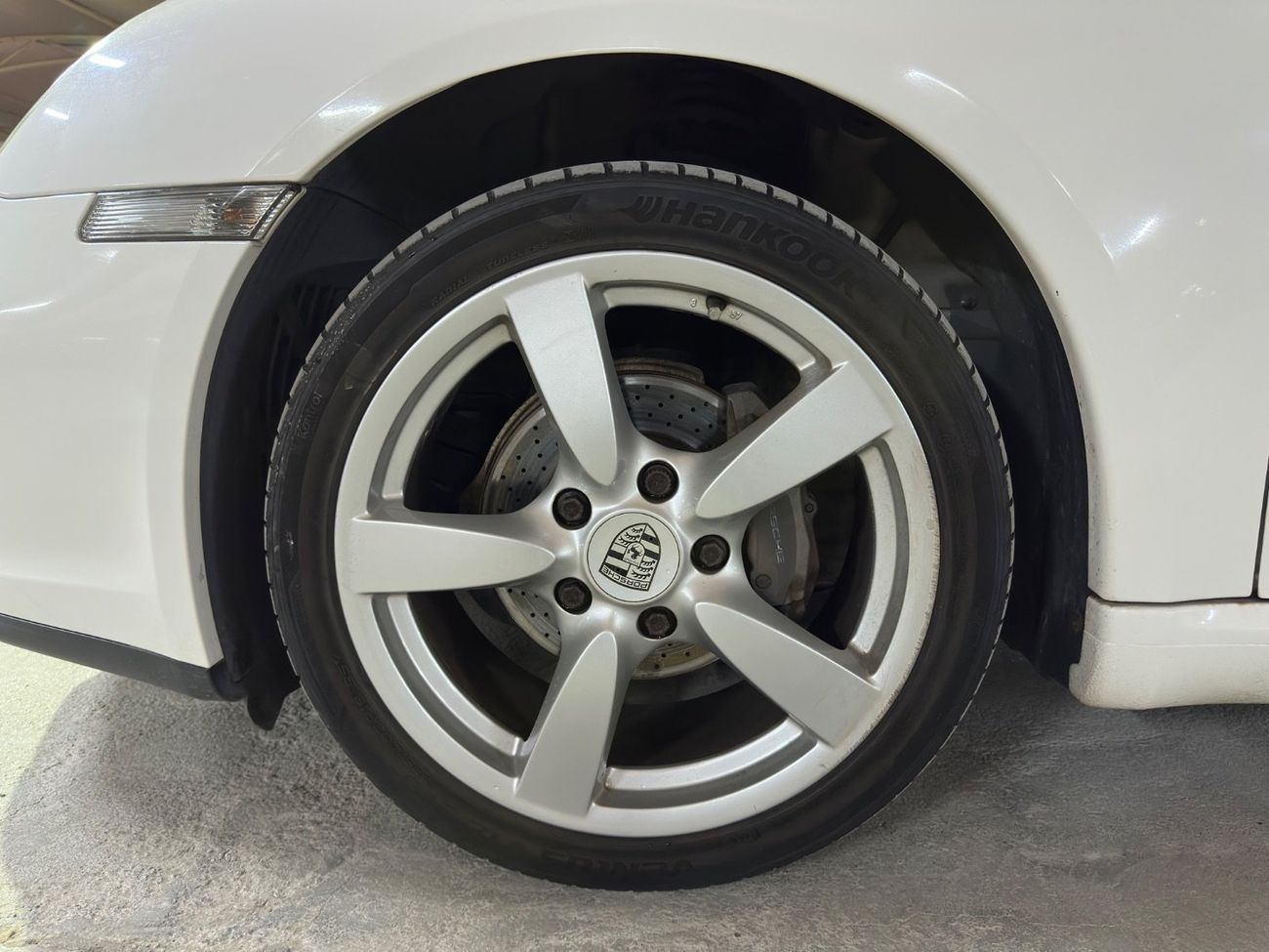 بورش كايمان PORSCHE CAYMAN 2008 2.7L | MANUAL TRANSMISSION | SPORTS STEERING WHEEL | HALF LEATHER SEATS