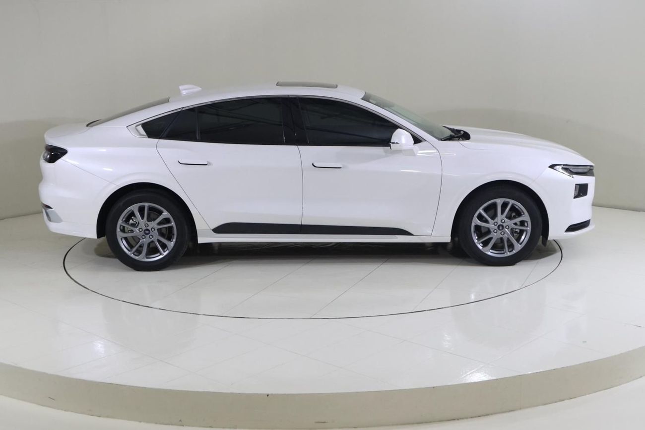 Ford Taurus AMBIENTE TPC1224N / AL TAYER MOTORS/ AL QOUZ SHOWROOM