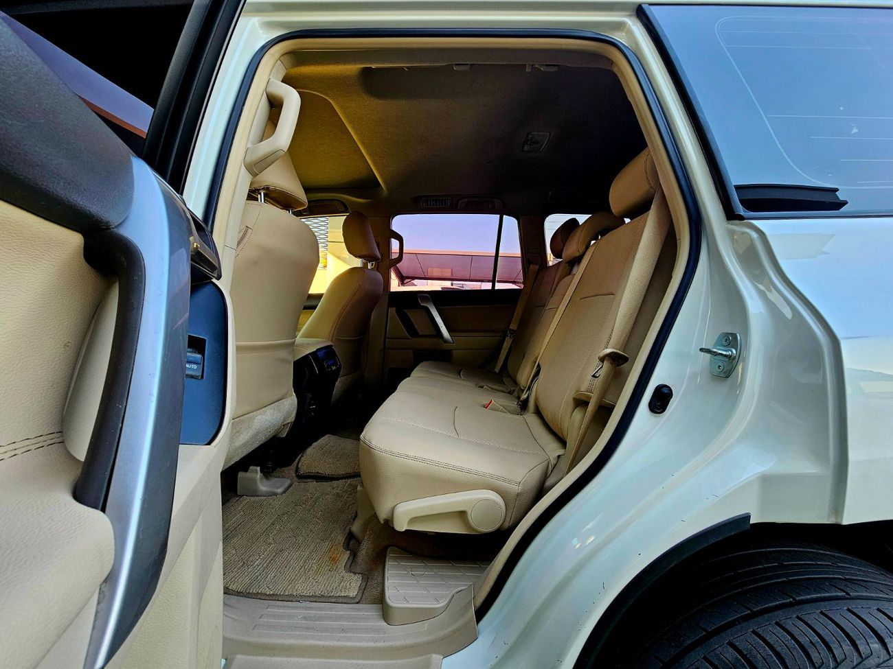 Toyota Prado GXR/ SUNROOF LEATHER/ V6 4.0L 4WD/ LOW MILEAGE