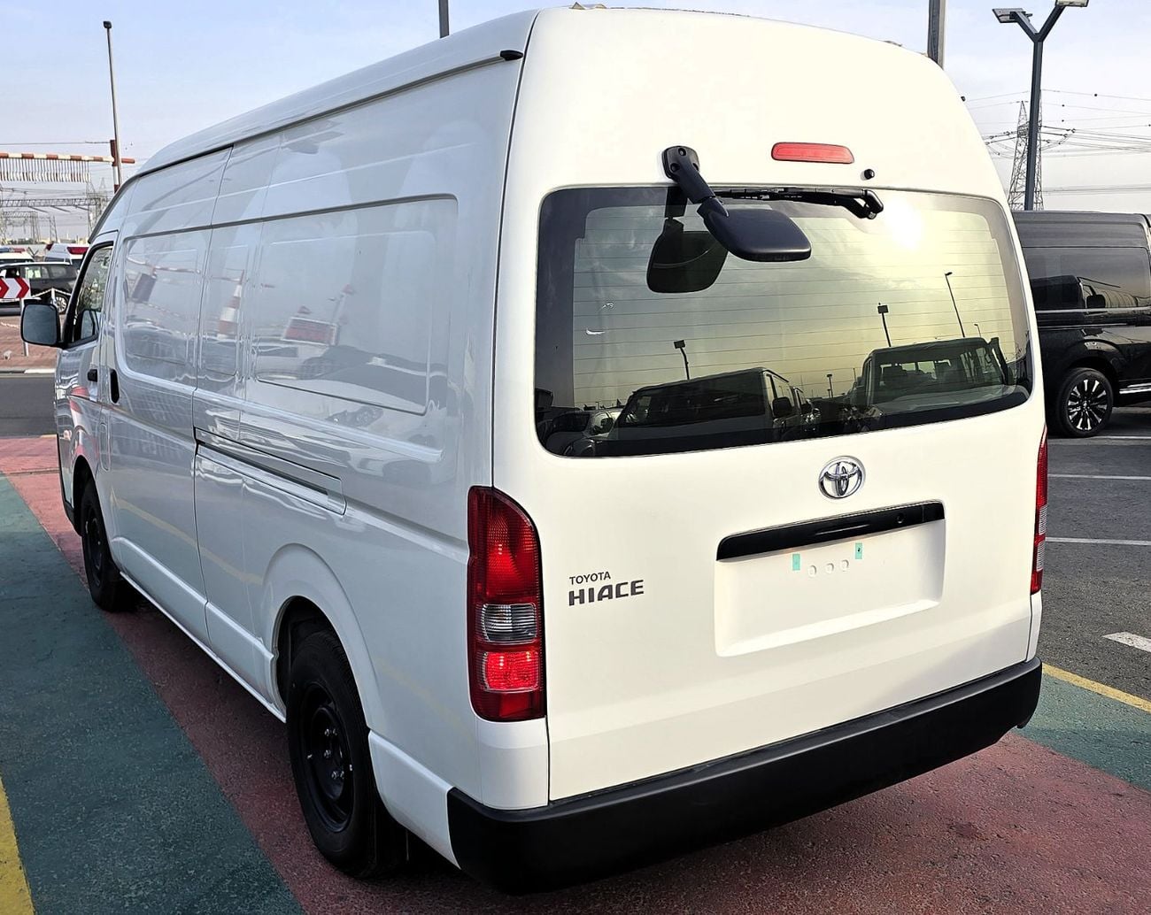 Toyota Hiace GLS -High Roof  Panal Van 2.7L Toyota Hiace High Roof Old Shape Cargo 2.7l petrol RWD 3 SEATS Gcc sp