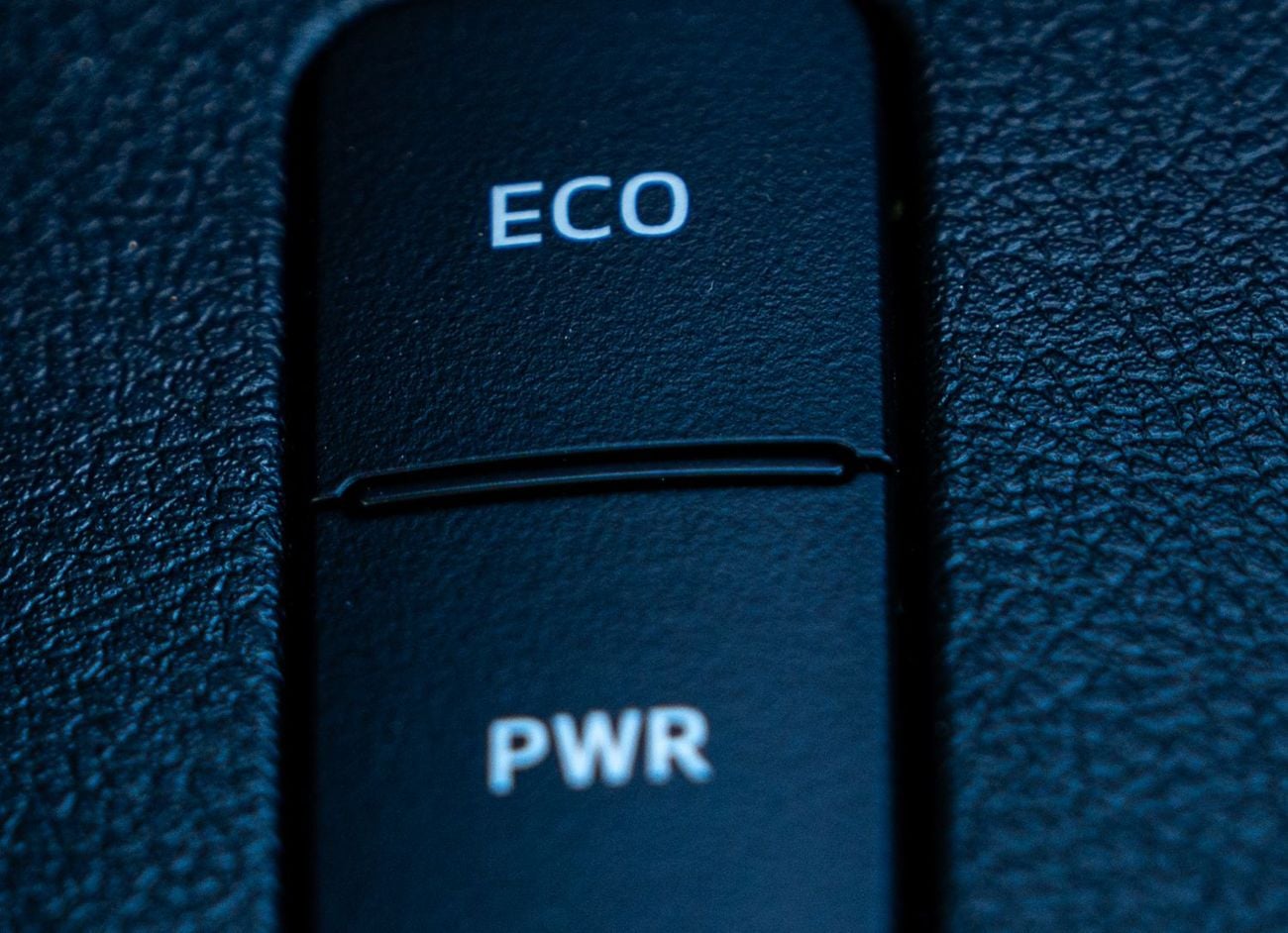 تويوتا هيلوكس Toyota Hilux  4.0-l 4WD pickup  2026 4-door cabin, automatic,