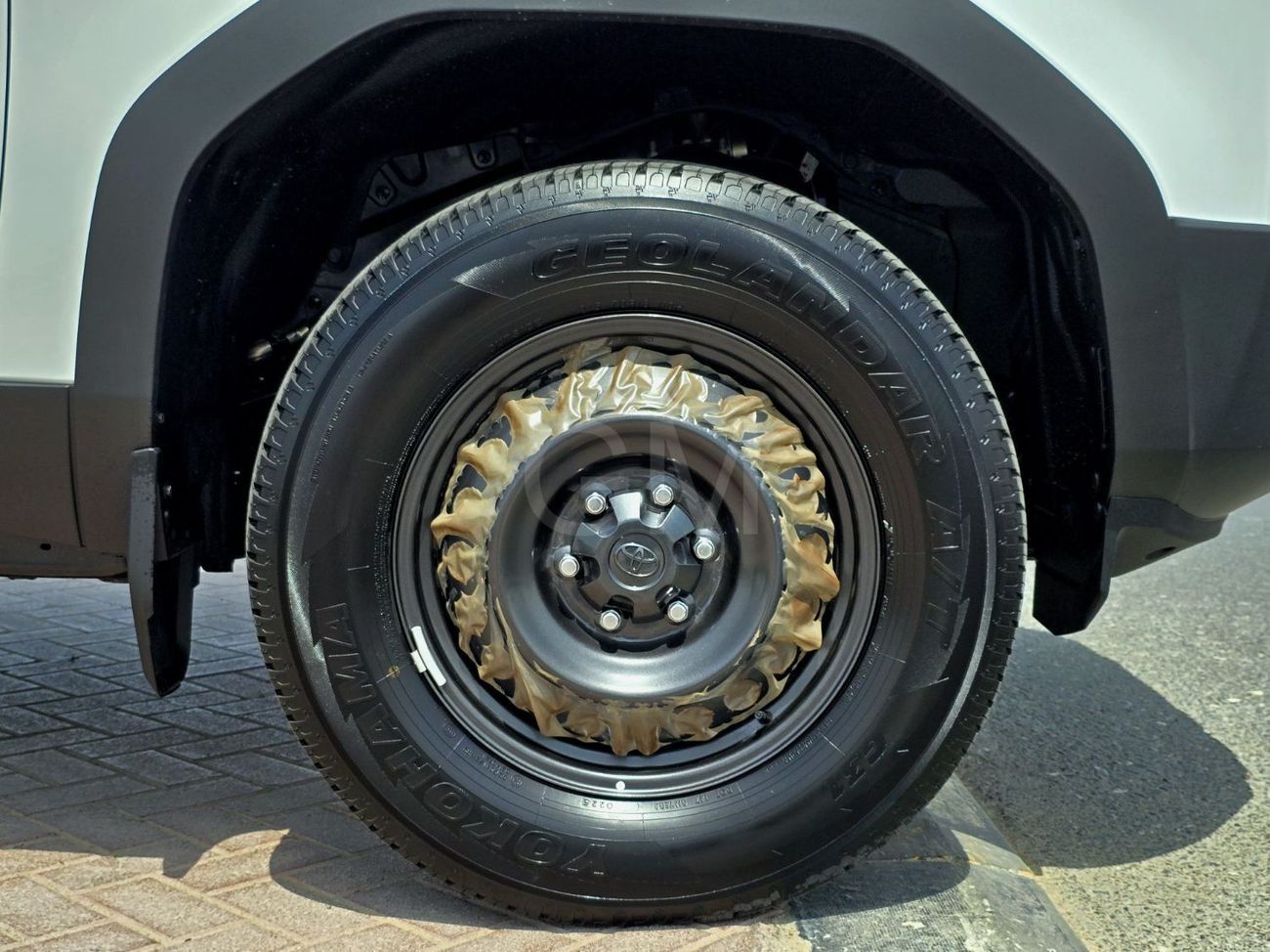 تويوتا برادو TOYOTA PRADO PETROL 2.4T - URBAN - E - FULLY BASIC - 2025 MODEL - WHITE INSIDE BLACK - OMANI