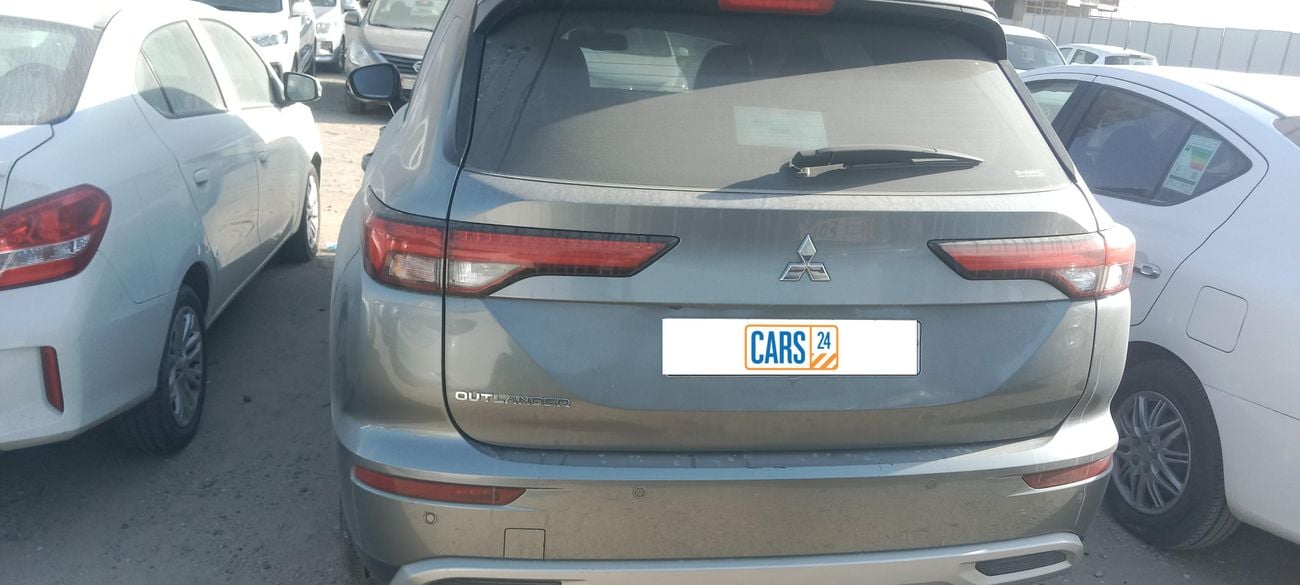 ميتسوبيشي آوتلاندر PREMIUM 2.5 | بدون دفعة مقدمة | اختبار القيادة في المنزل