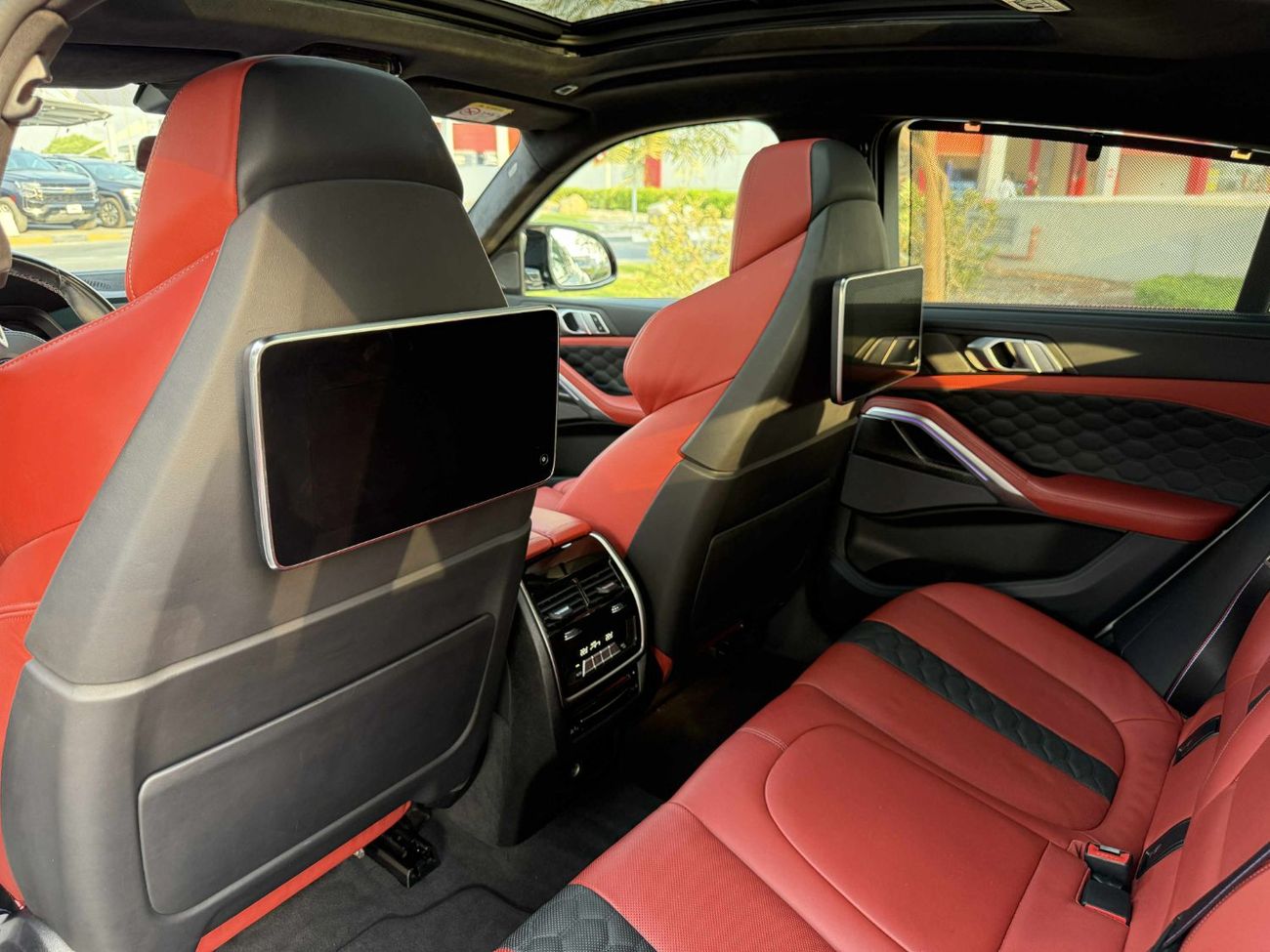 BMW X6 xDrive40i Luxury M Sport Package 3.0L GCC SPEC UNDER WARRANTY AND SERVICE CONTRACT