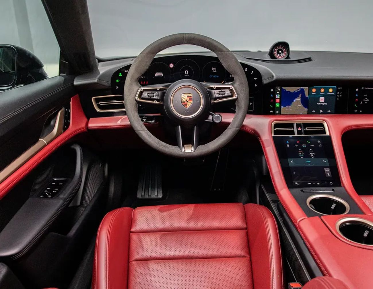 بورش تايكان Turbo S (755 HP)