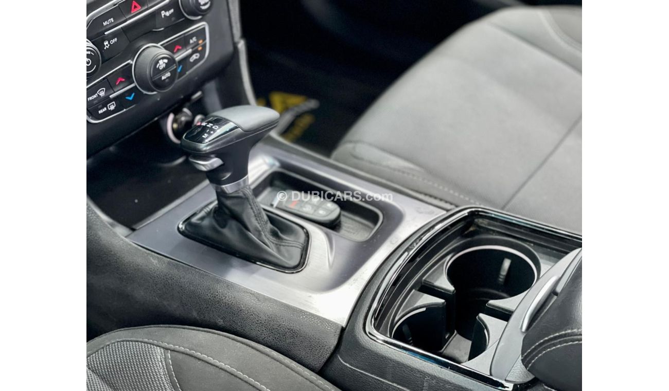 دودج تشارجر SXT 2018 Dodge Charger SE, Full Service History, Warranty, GCC