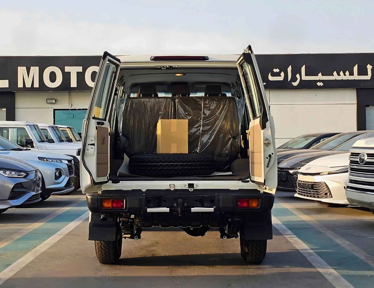 تويوتا لاند كروزر 70 LC76 / M/T / 2.8L V4 DIESEL / DVD+CAMERA / SNORKEL / PWR WINDOWS & LOCKS (CODE # DSL-E)