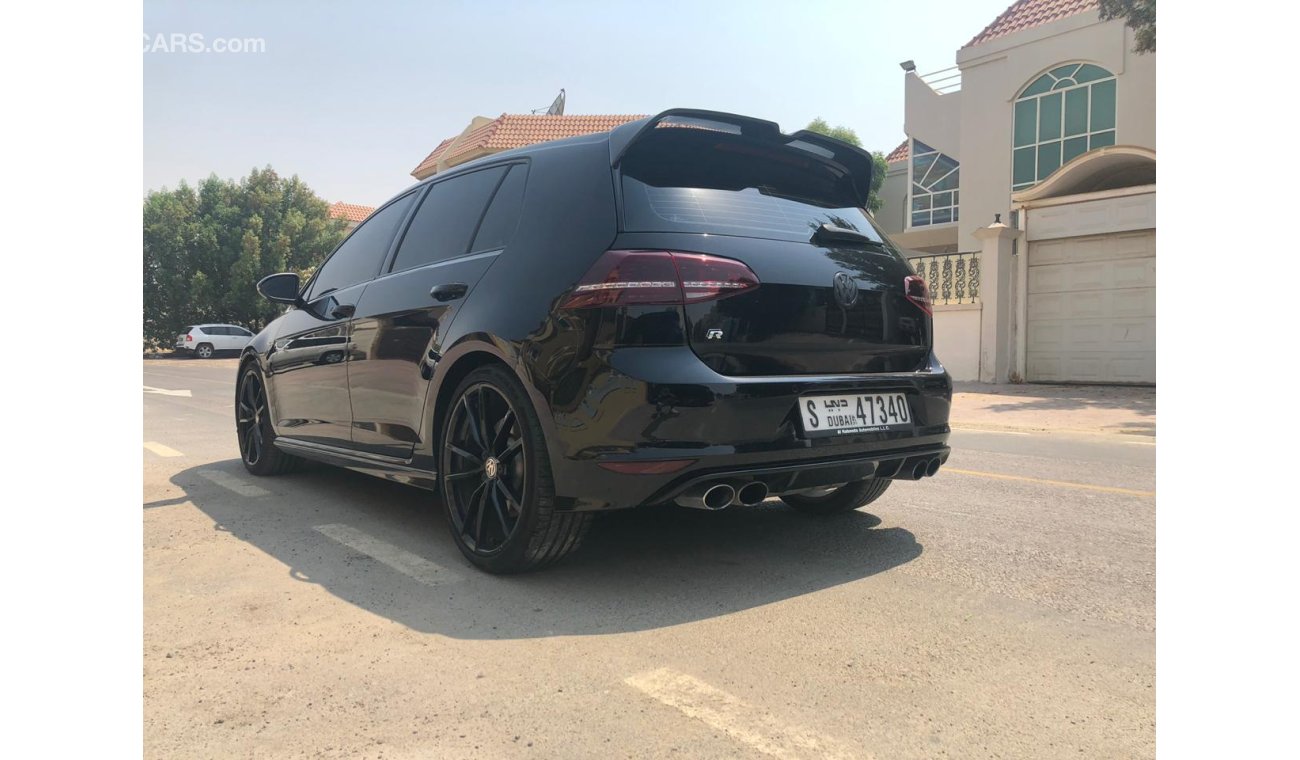 Volkswagen Golf R Black leather