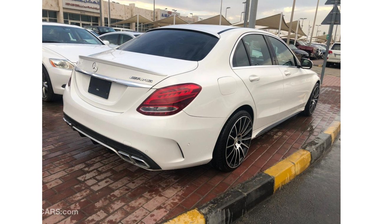 مرسيدس بنز C 300 موديل 2018 كت ايه ام جي وارد امريكي نظيف جدا فل اوبشن  5كاميرات فتحه وجلد ومثبت سرعه وتحكم بالاستيرن