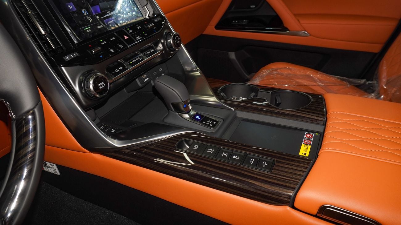 Lexus LX 700h 3.5L V6  4SEATER VIP