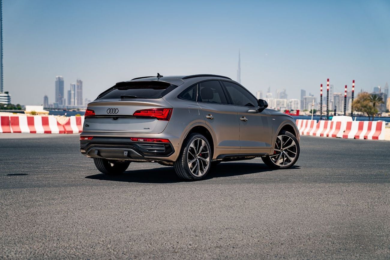 Audi Q5 45 TFSI SPORTBACK S-LINE Fully loaded original paint no accident 2 keys completely service with service contract with agency