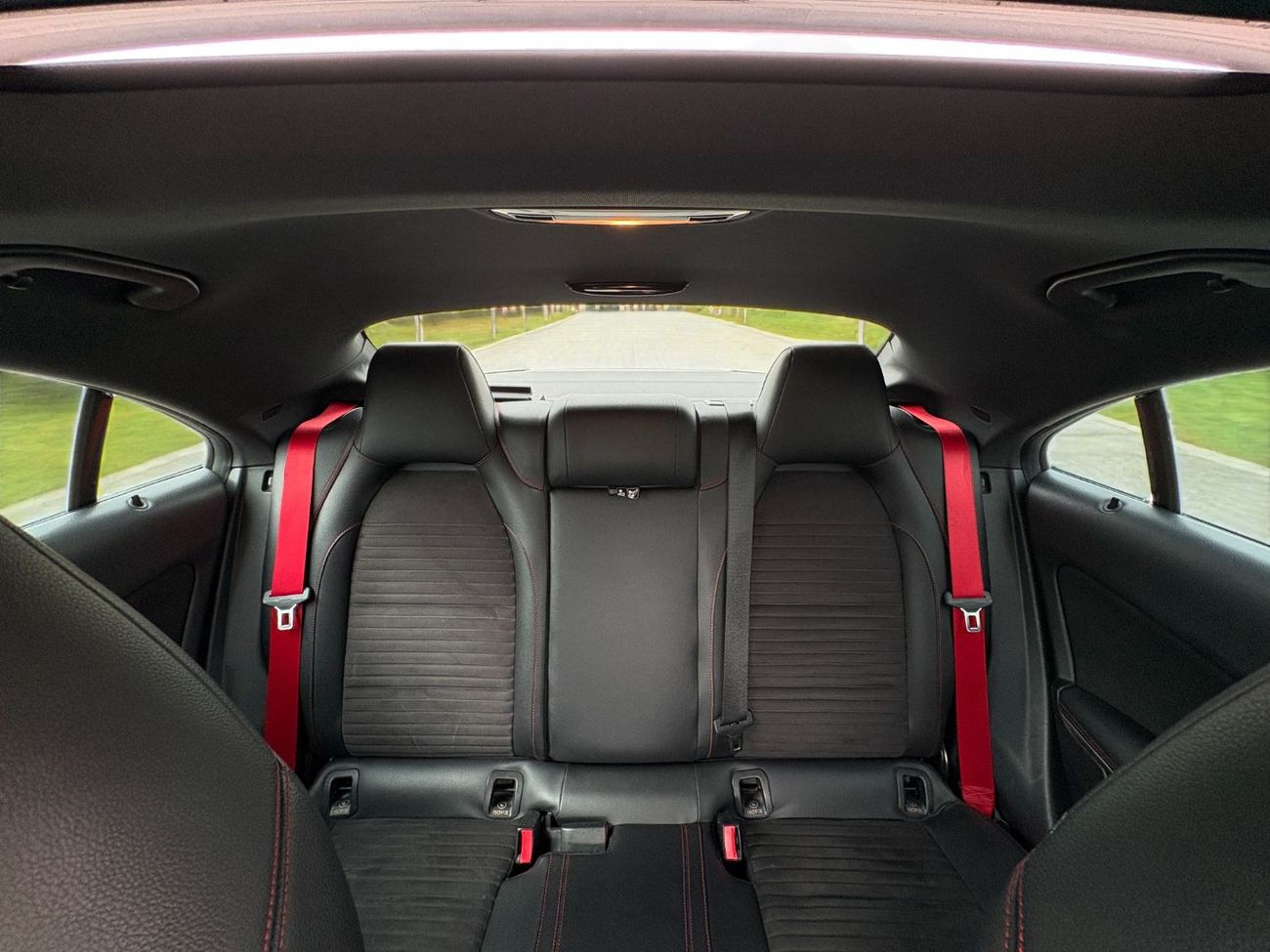 مرسيدس بنز CLA 250 4MATIC 2.0T A/T | 2019 | GCC SPECS | AED 1,730 per month