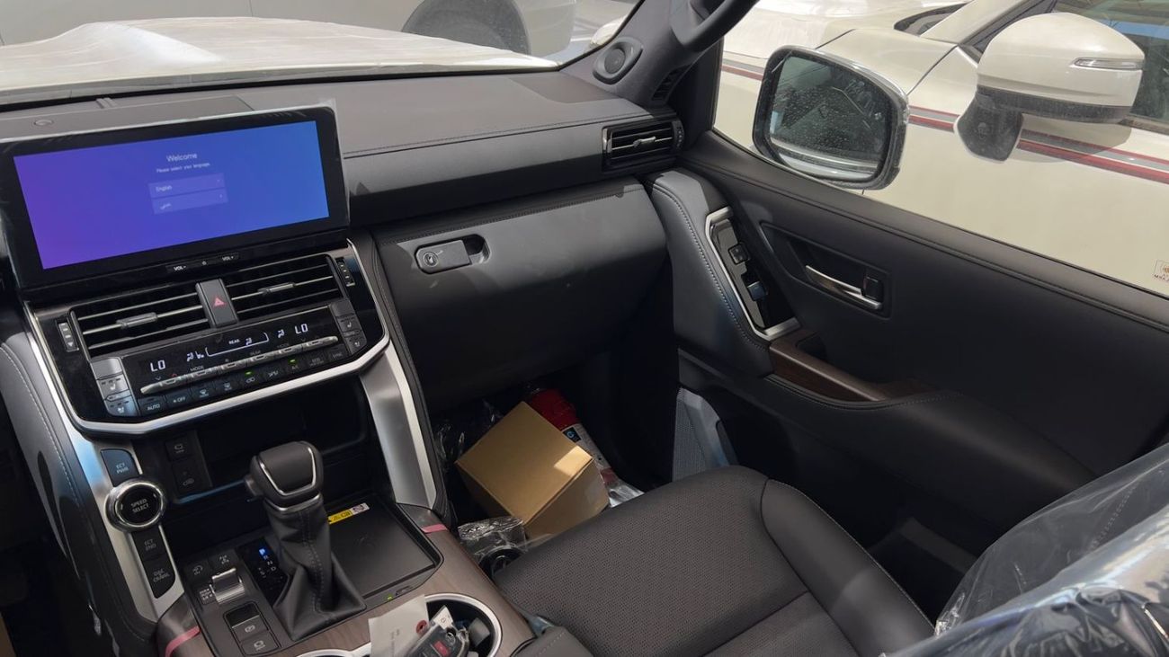 تويوتا لاند كروزر EXPORT ONLY - 2026 LC300 VX 4.0L (Black Interior) (GCC Specification)