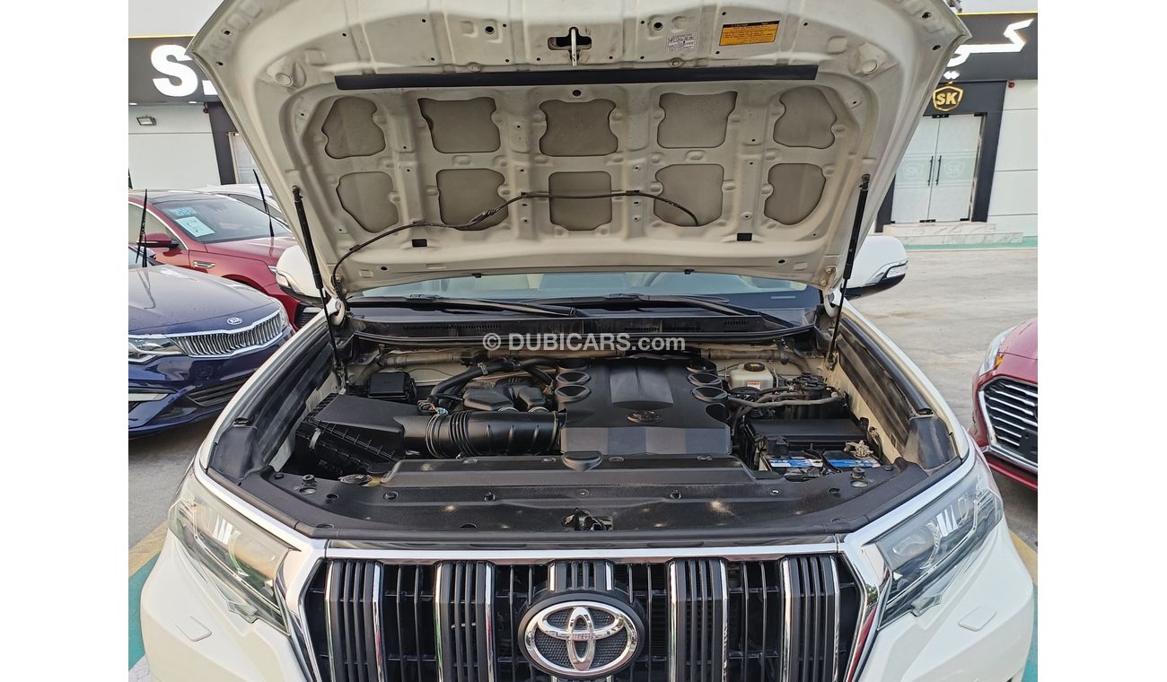 تويوتا برادو VXR / V6 / 4.0L / FULL OPTION / LOW MILEAGE (LOT # 44749)