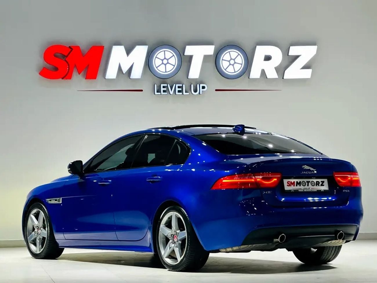 Jaguar XE R-SPORT