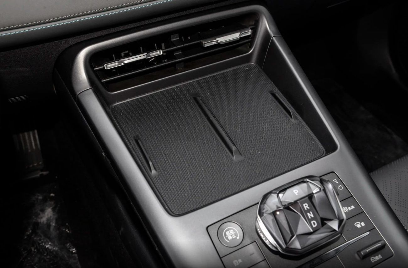 بي واي دي كين بلاس BYD QIN PLUS  DM - i 1.5L Plug-in Hybrid 55km Leading