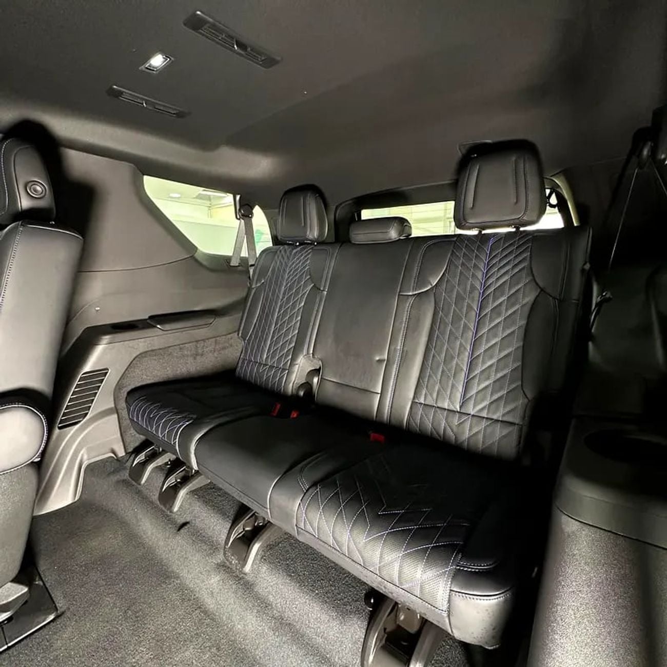 كاديلاك إسكالاد IQL - 1000E4