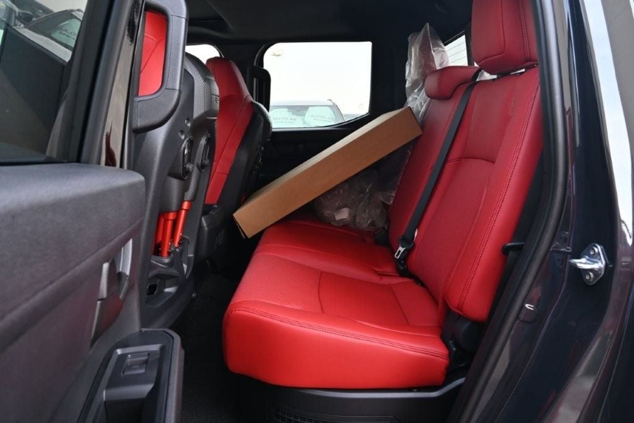 Toyota Tacoma HYBRID 2.4L A/T GRAY/RED