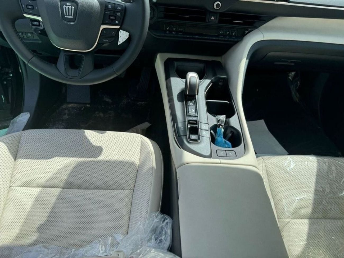 Toyota Crown TOYOTA CROWN 2.5L HYBRID FULL OPTION 2026 GCC FULL OPTION GCC SPECS