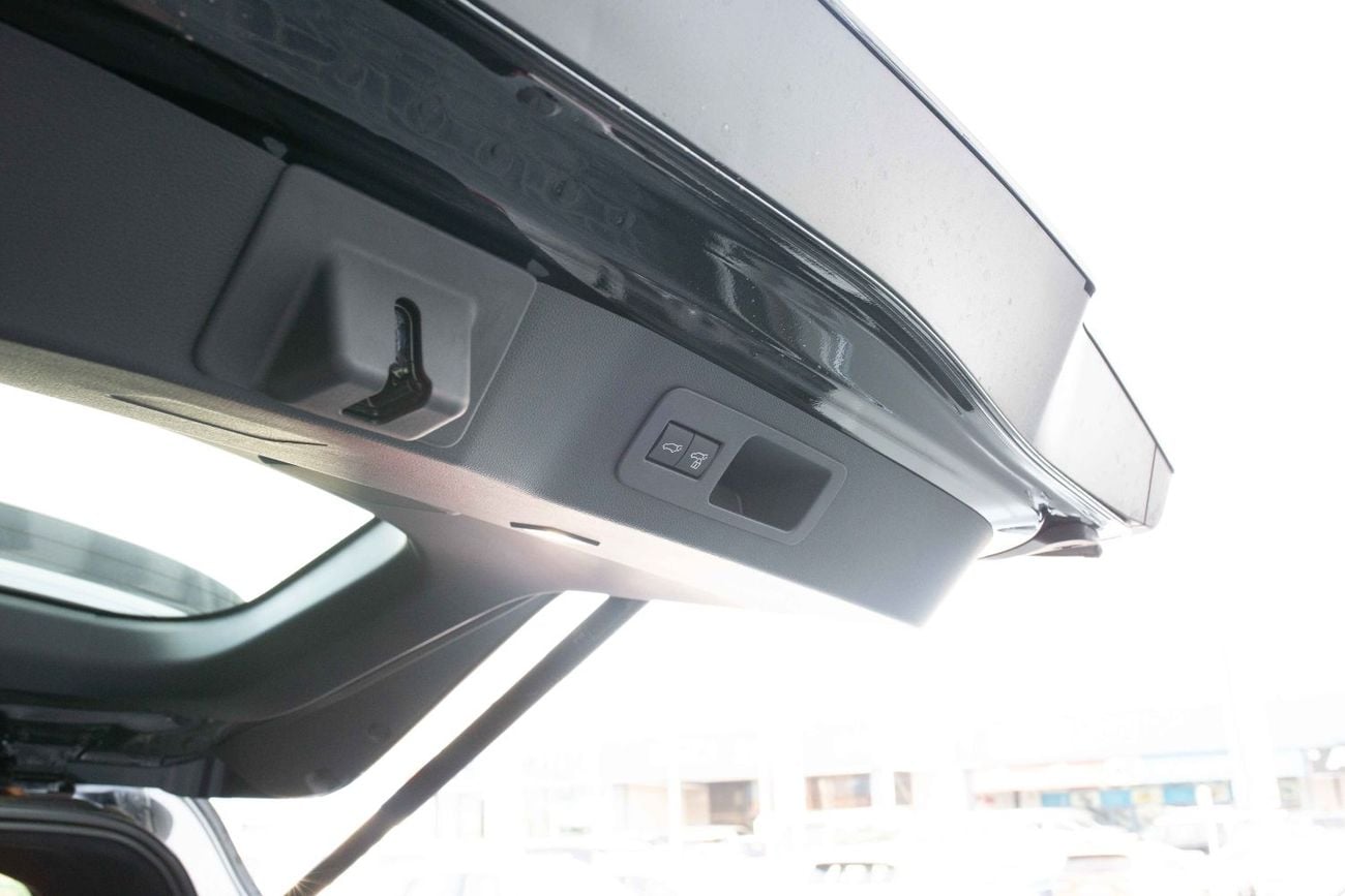 Lexus LX600 VIP