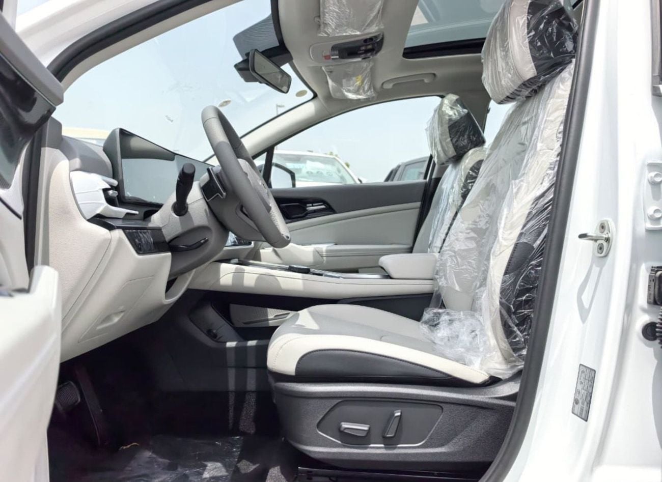 كيا سبورتيج DLX 2025 KIA SPORTAGE 1.5L PREMIUM PETROL FULL OPTION WITH POWER SEAT,WIRELESS CHARGER,POWER TRUNK,3