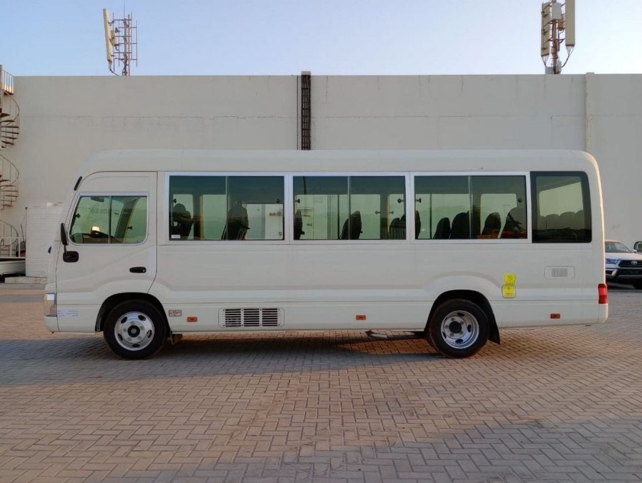 Toyota Coaster Toyota Coaster Basic  4.2LDeisel M/T White Color 2026 Model