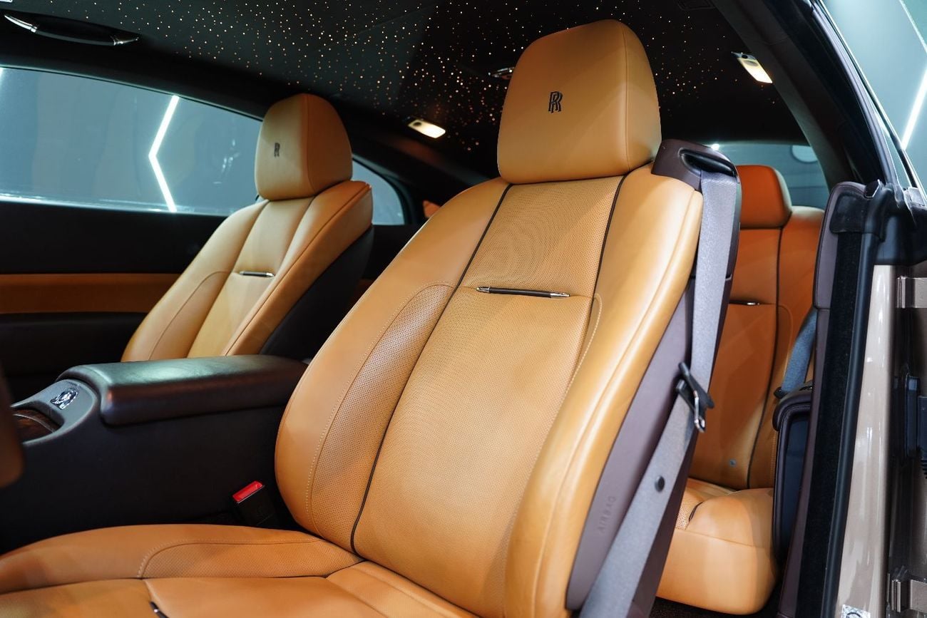 Rolls-Royce Wraith Upper Two-Tone, Starlight Roof, GCC Spec!!