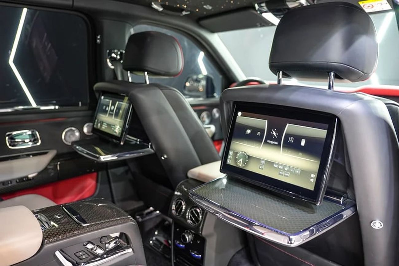 رولز رويس كولينان Black Badge, Rear Executive Seats w/ Entertainment, Bespoke Audio, Dealer Warr + Ser!!