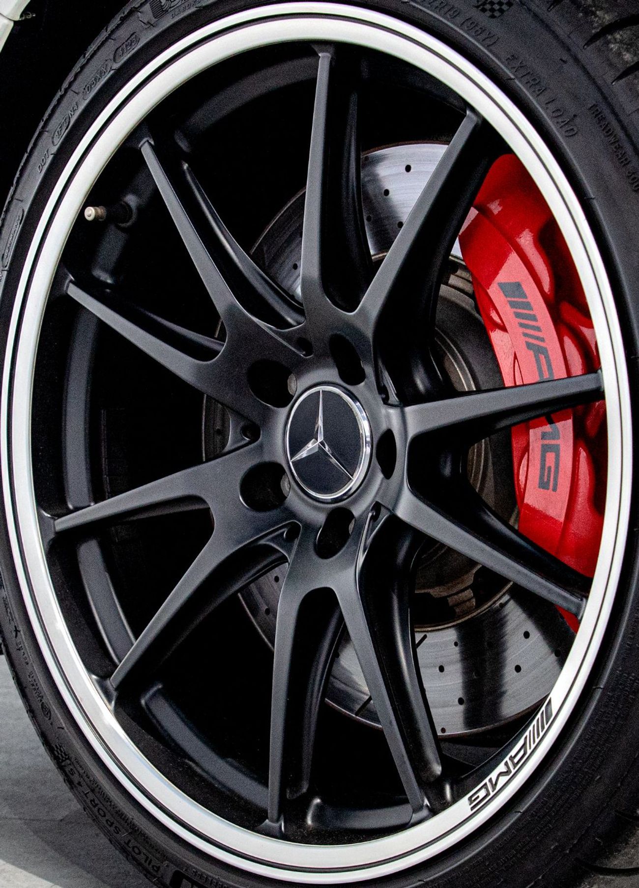 مرسيدس بنز C 63S AMG