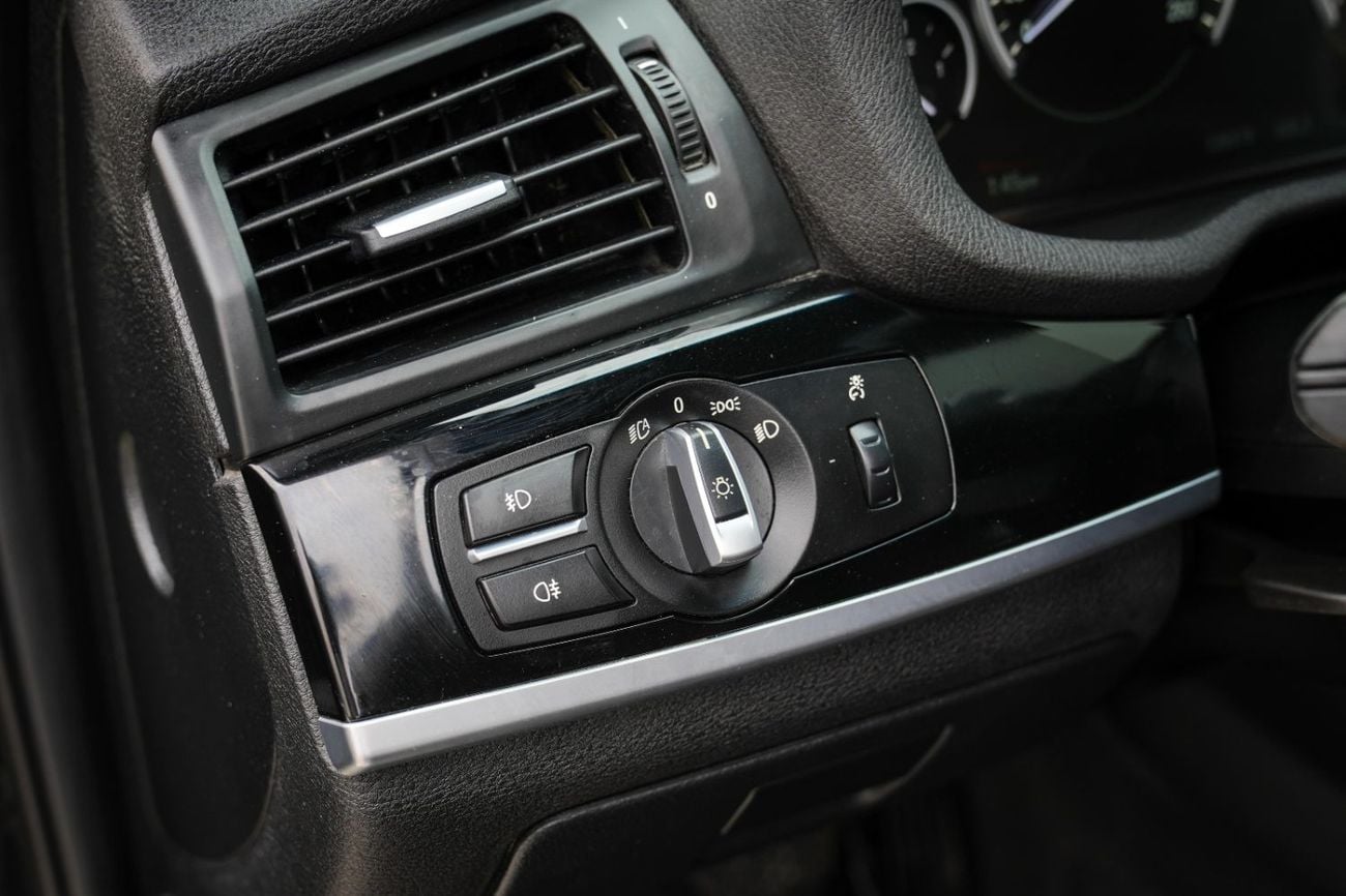 BMW X3 X DRIVE 28I 2017!! GCC SPECS!! WELL MAINTAINED