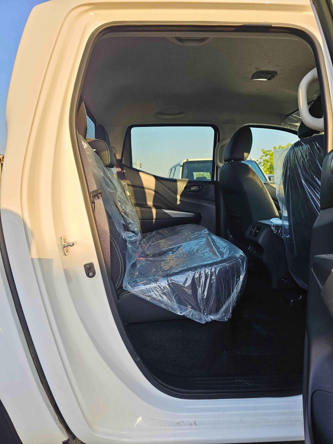 Nissan Navara PRO 4X / A/T / 2.5L V4 DSL / 360* CAMERA / BIG BODY / BED LINER / BODY KIT (CODE # 69081)