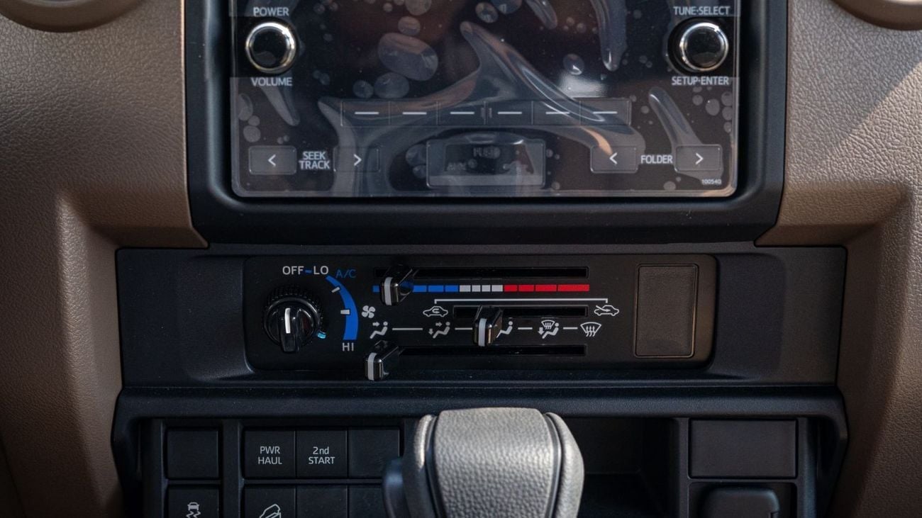 Toyota Land Cruiser Pick Up Toyota Land Cruiser pick-up 79 double cabin 4.0 LTR V6 Petrol Mid Option Automatic 2025 Model