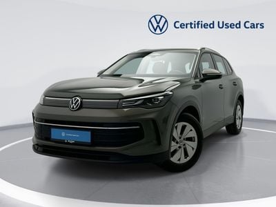 Volkswagen Tiguan LIFE Tiguan Life with Rear View Camera 1.4L | Apple CarPlay & Android Auto | Everyday Comfort | Park Assi