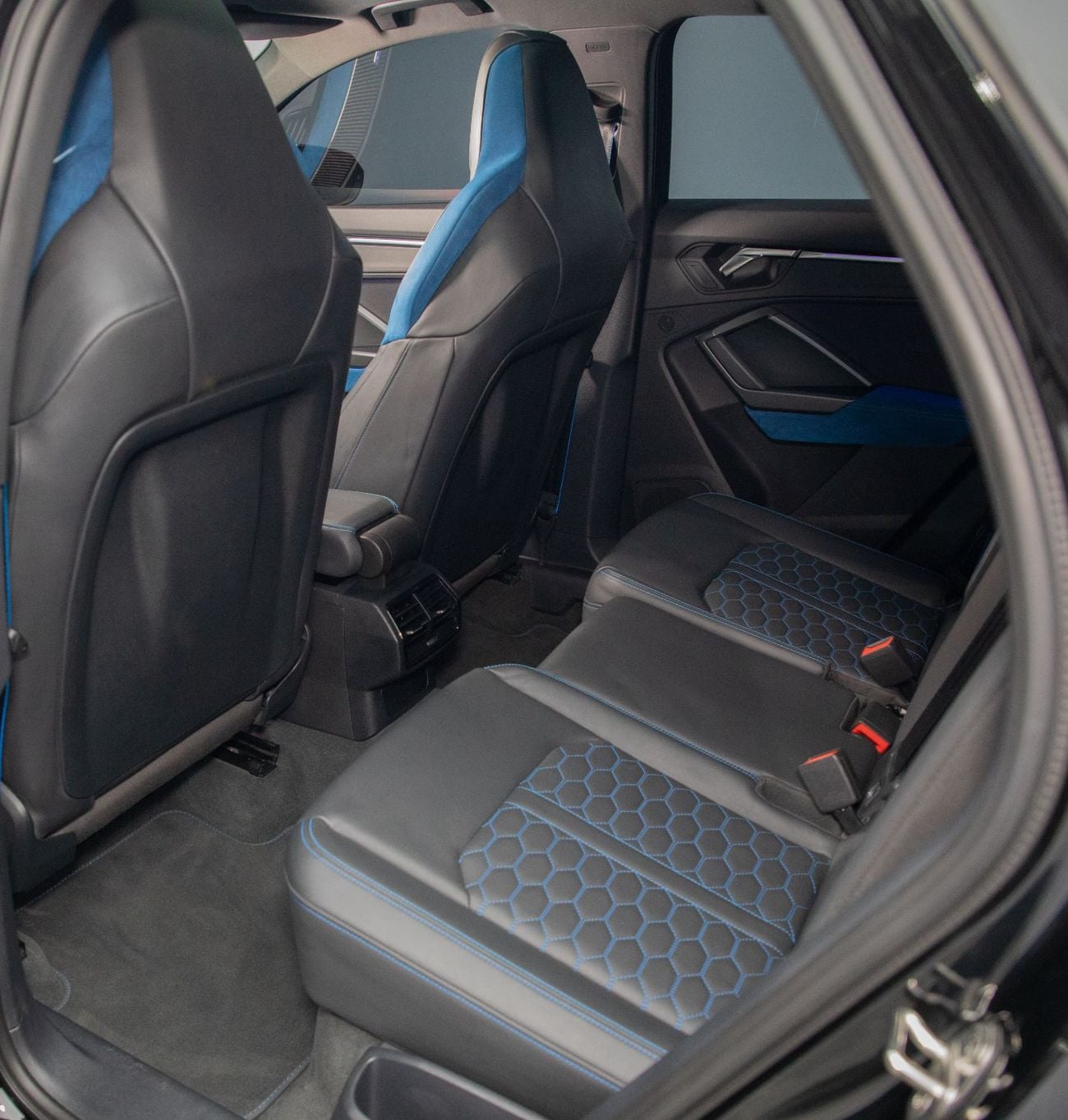 أودي RSQ3 Sportback TFSI quattro 2.5L