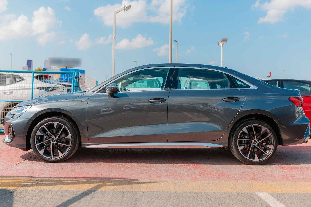 أودي A3 35 TFSI S-LINE Audi A3 1.5T 35 TFSI S-Tronic Sedan 2025 Grey (FOR EXPORT)