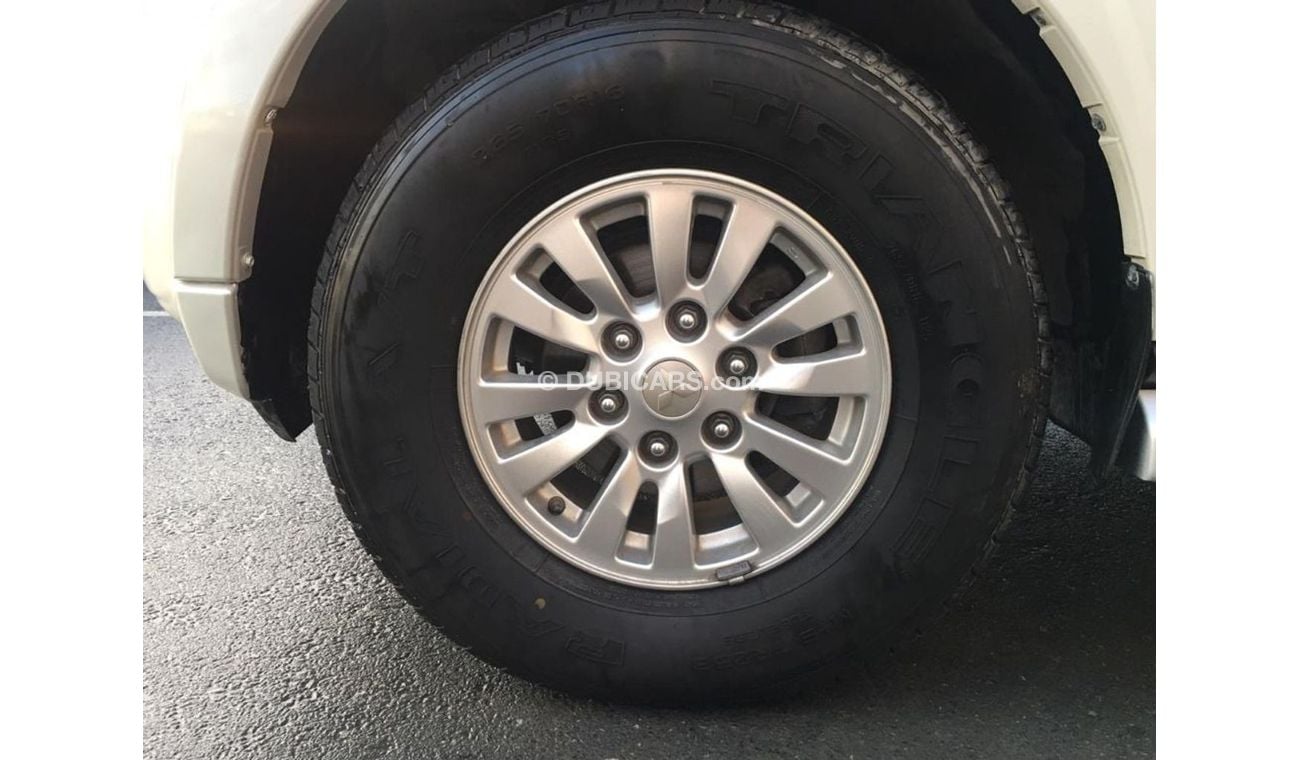 Mitsubishi Pajero GCC 3.4 6 cylinder without accidents without paints