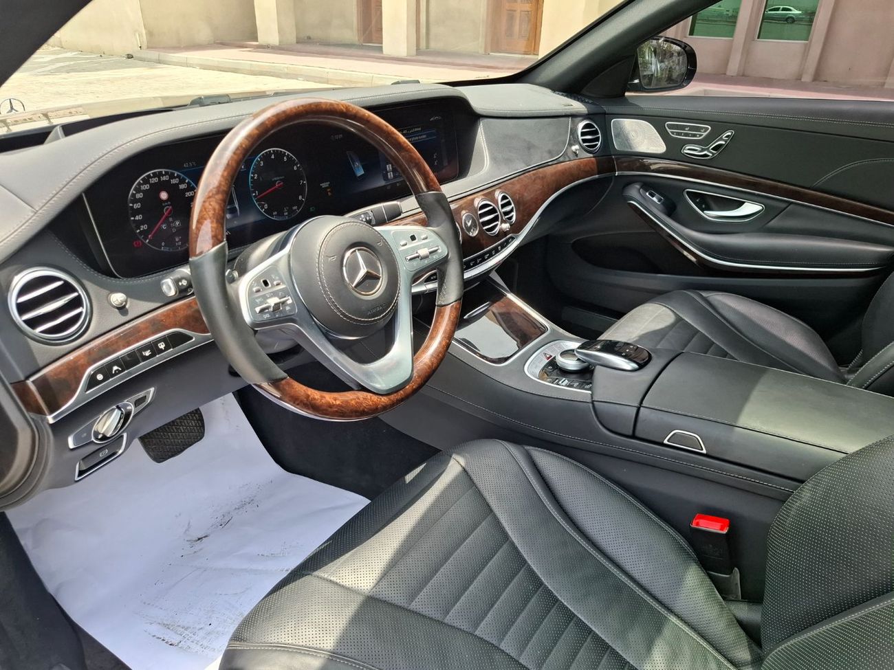 Mercedes-Benz S 560 Std 4.0L (463 HP) Mercedes-Benz S560L 2020 full option  vip