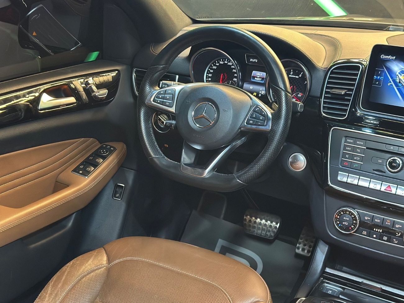 مرسيدس بنز GLE 43 AMG MERCEDES-BENZ GLE 43 AMG | GCC | 2019 | FULL OPTIONS LIKE NEW