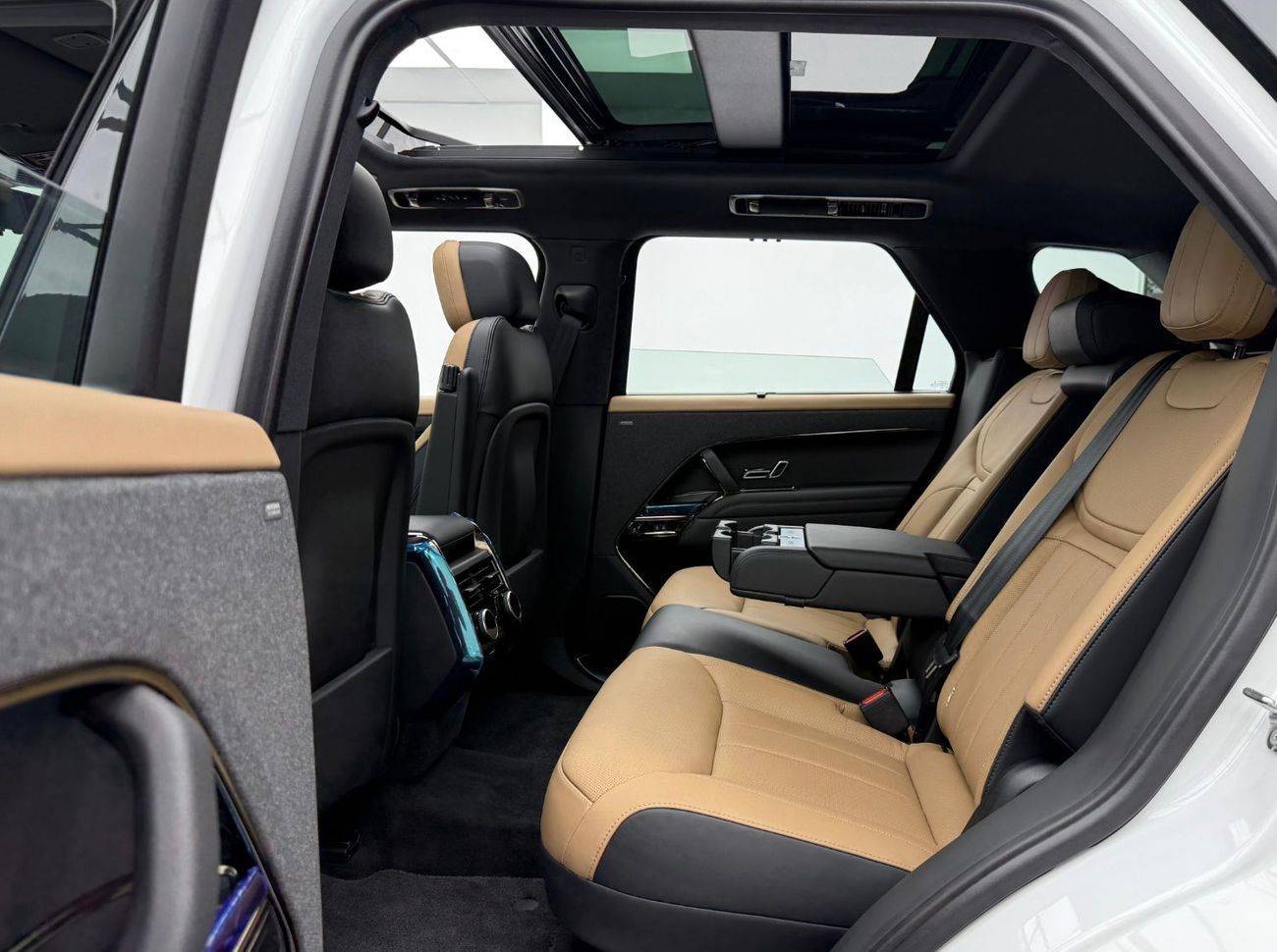 لاند روفر رينج روفر سبورت Dynamic HSE P400 3.0L 2024 Range Rover Sport HSE Dynamic, 2029 RR Warranty + Service Pack, Very Low