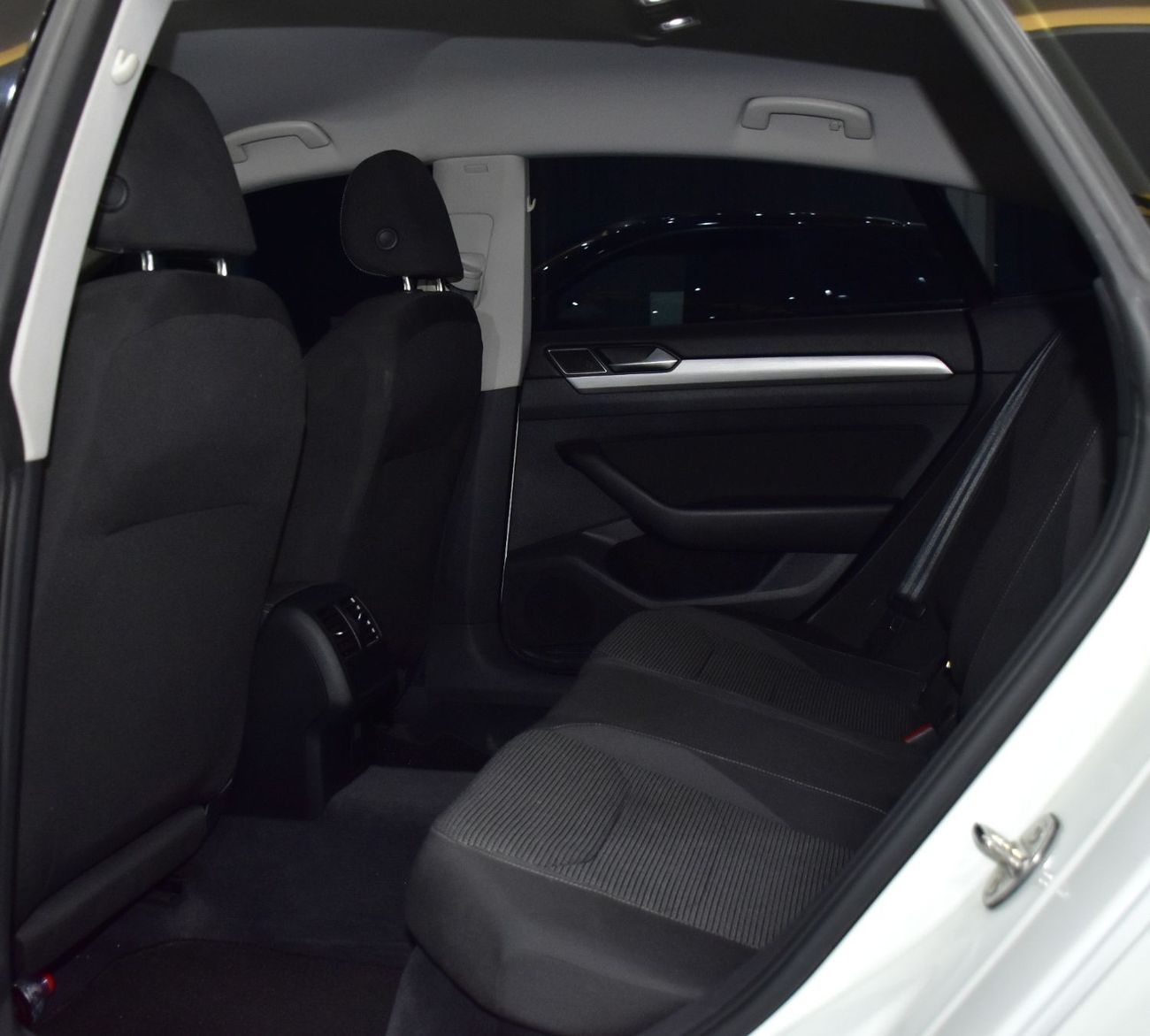 فولكس واجن ارتيون EXCELLENT DEAL for our Volkswagen Arteon ( 2018 Model ) in White Color GCC Specs