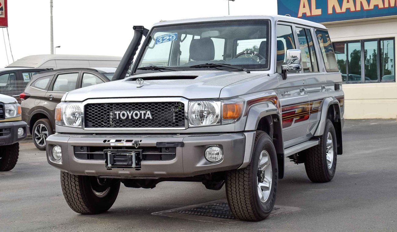 Toyota Land Cruiser LX V8 4WD