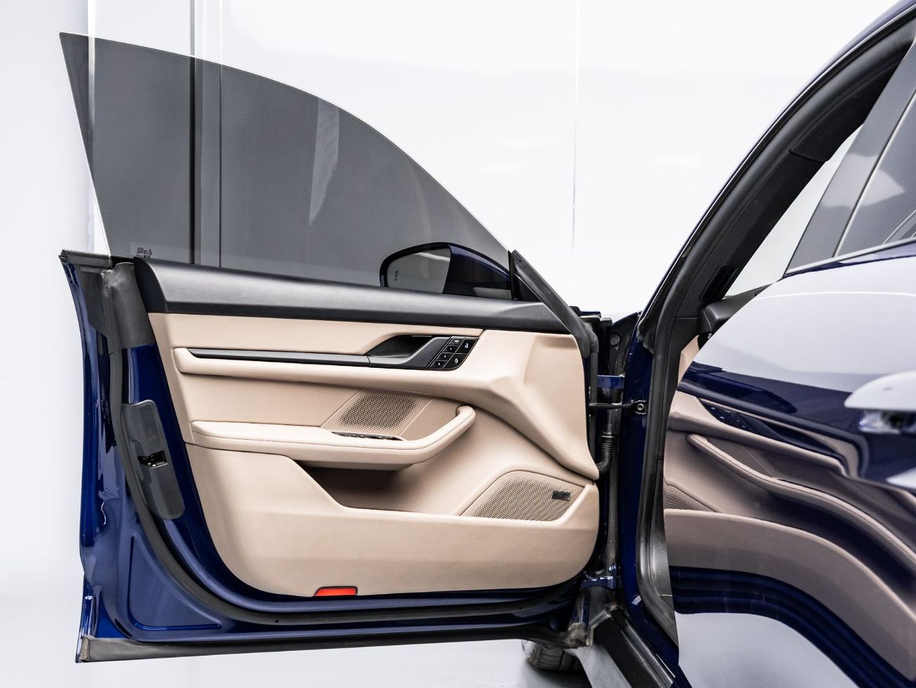 Porsche Taycan 2024 Porsche Taycan 4S, 93.4 kWh Battery, AWD, 562bhp, Single Speed Automatic on Front Axle, 2 Speed