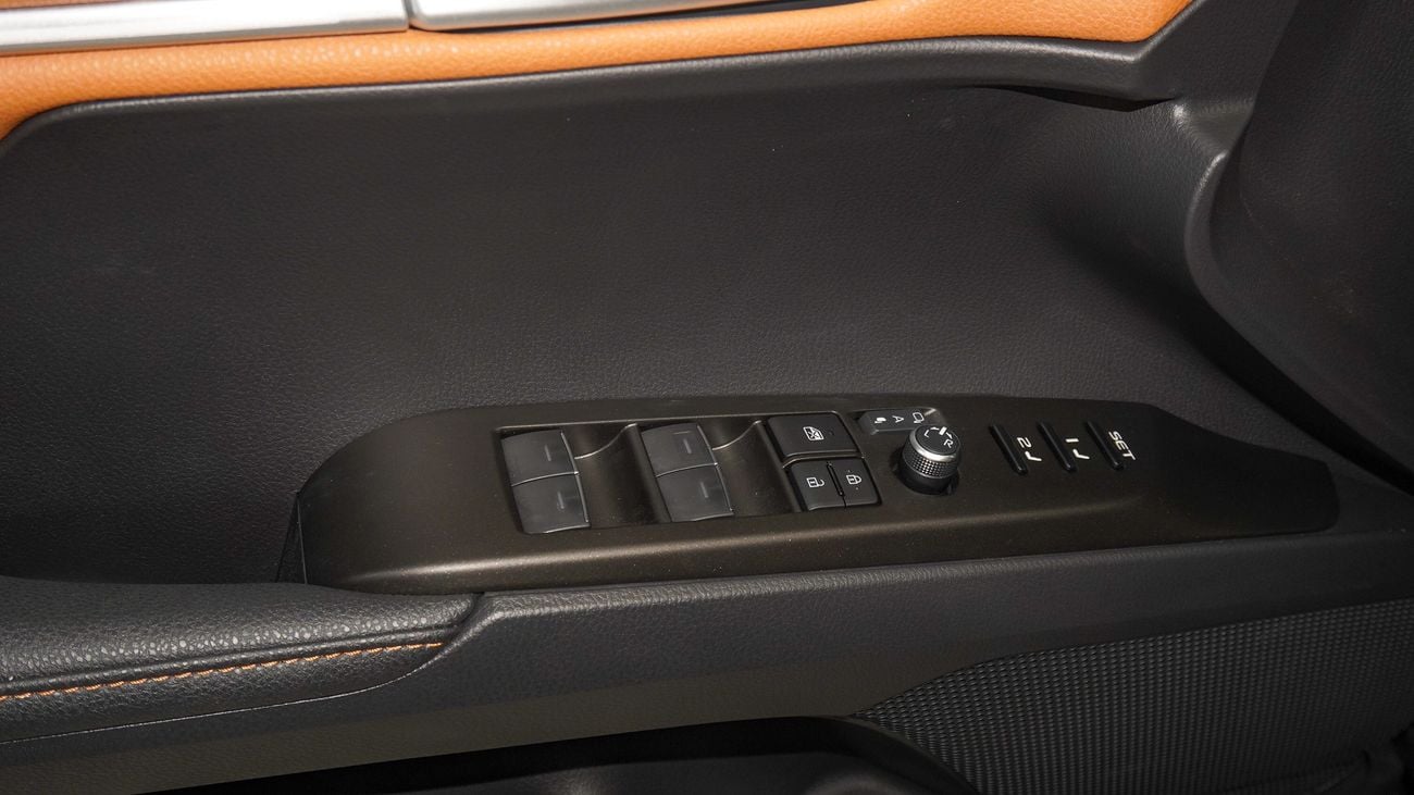 Toyota Camry Lumiere 2.5L HEV