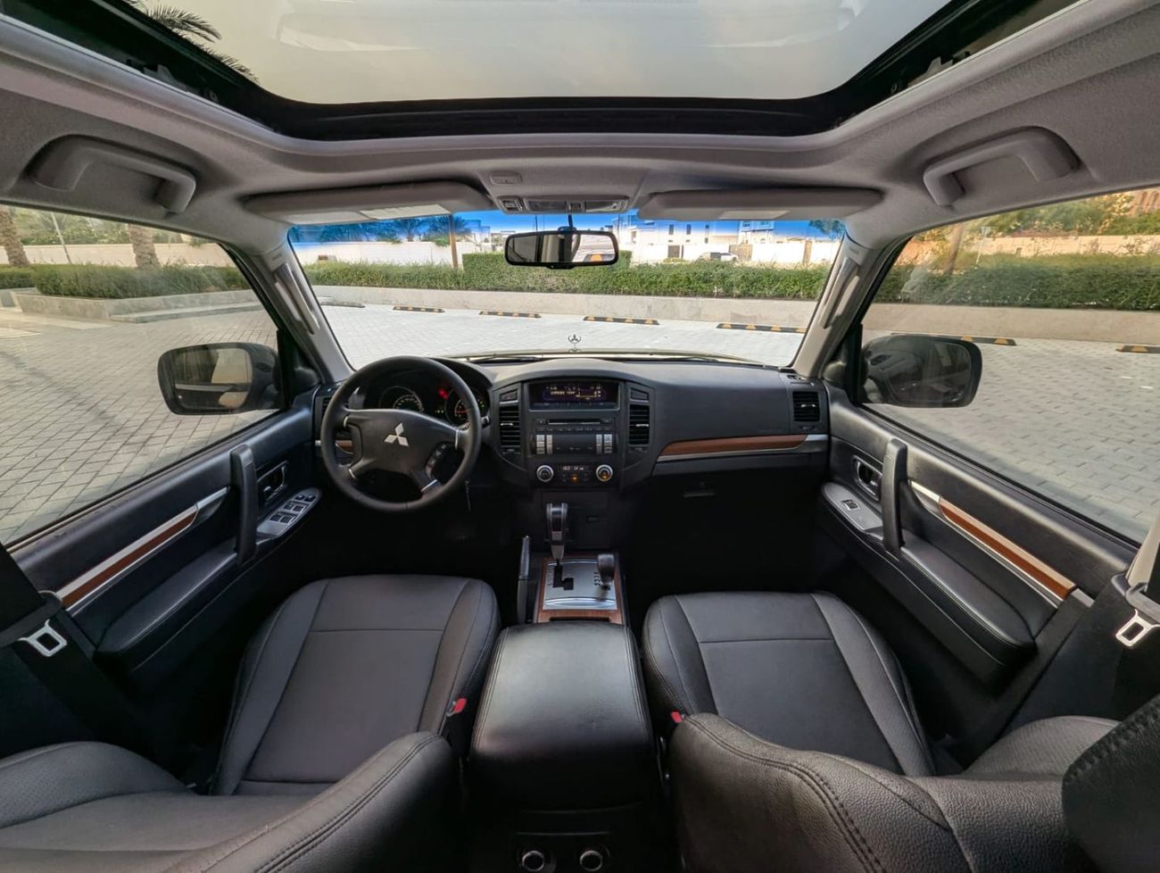 Mitsubishi Pajero Mitsubishi Pajero 2008 LHD black