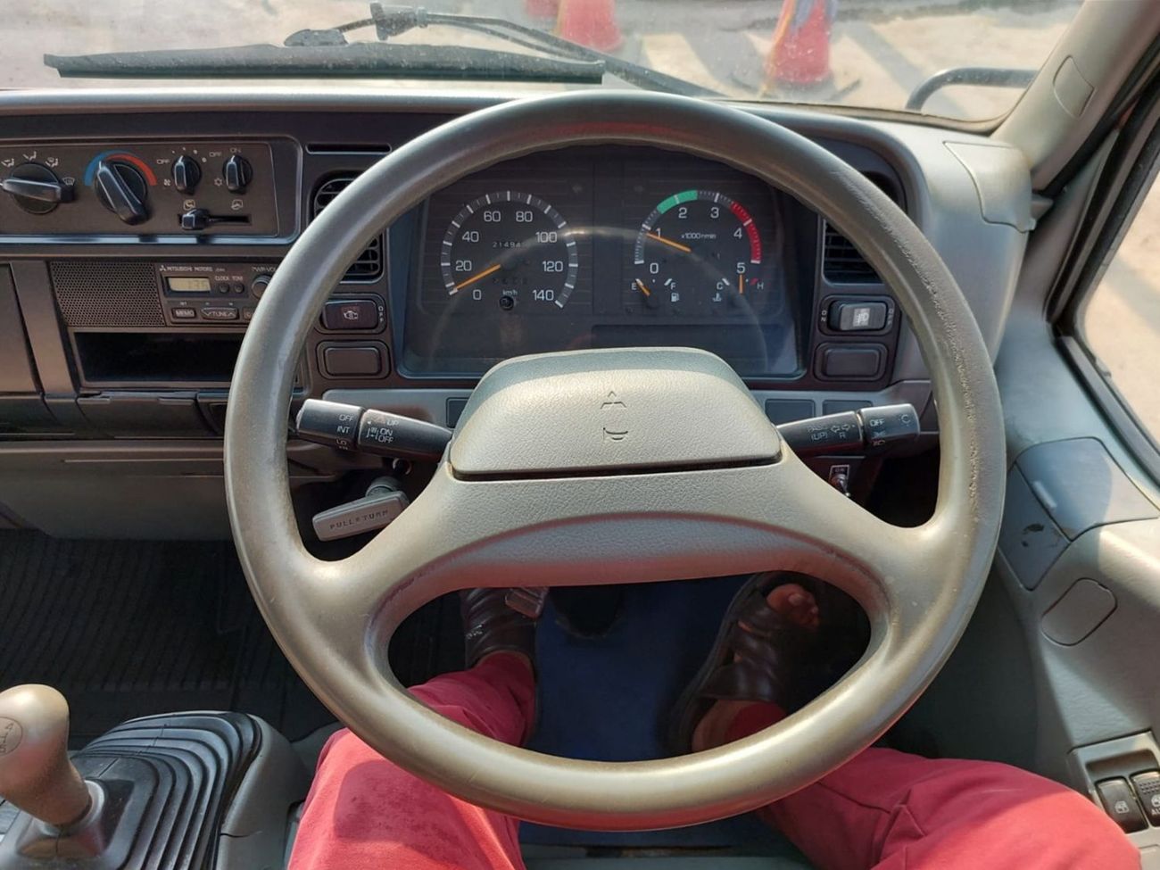 Mitsubishi Fuso Canter MITSUBISHI CANTER TRUCK RHD 1997 MODEL 4.2 L DIESEL MANUAL(PM30120)