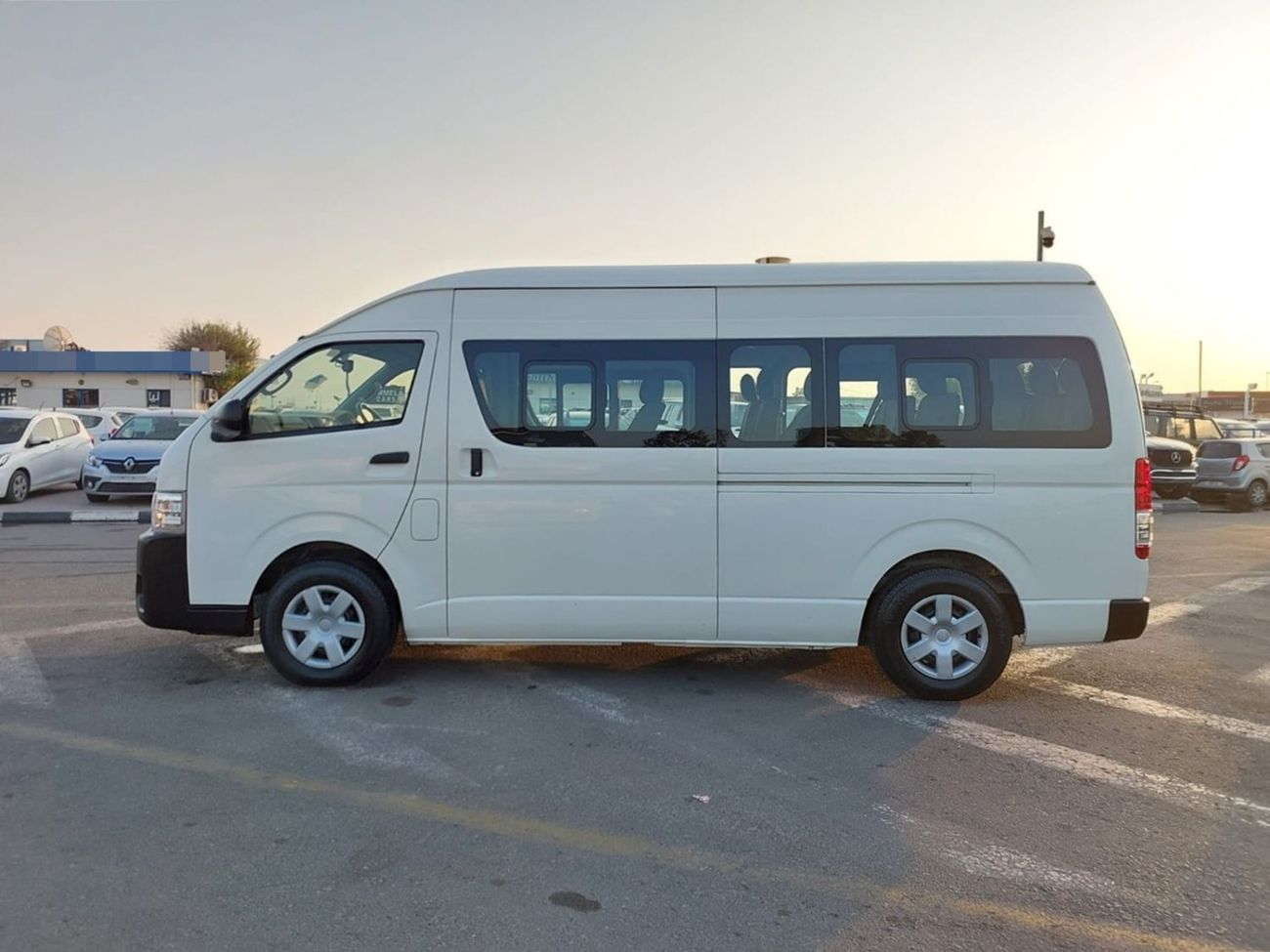 Toyota Hiace TOYOTA HIACE COMMUTER VAN RHD 2016 MODEL 3.0 L DIESEL MANUAL(PM18802)